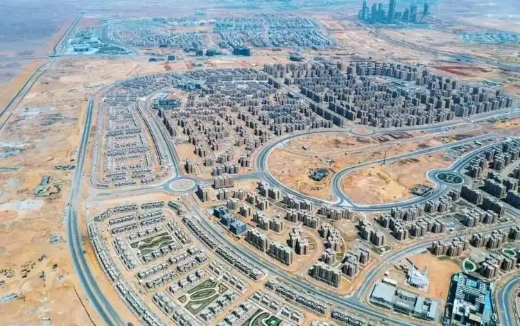 كمبوند سيرانو العاصمة الإدارية Serrano New Capital أسعار 2025 2 موقع كمبوند سيرانو العاصمة الإدارية الجديدة Compound Serrano New Capital يتميز بالقرب من الأحياء الحيوية والخدمات الأساسية في قلب العاصمة.